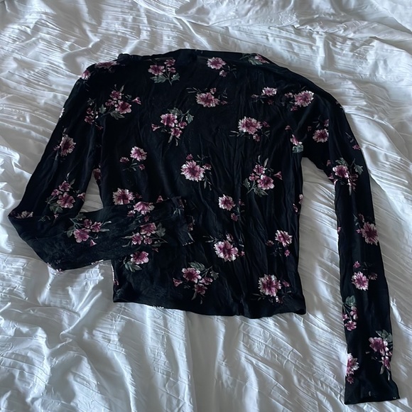 women’s floral long sleeve top - Picture 2 of 2